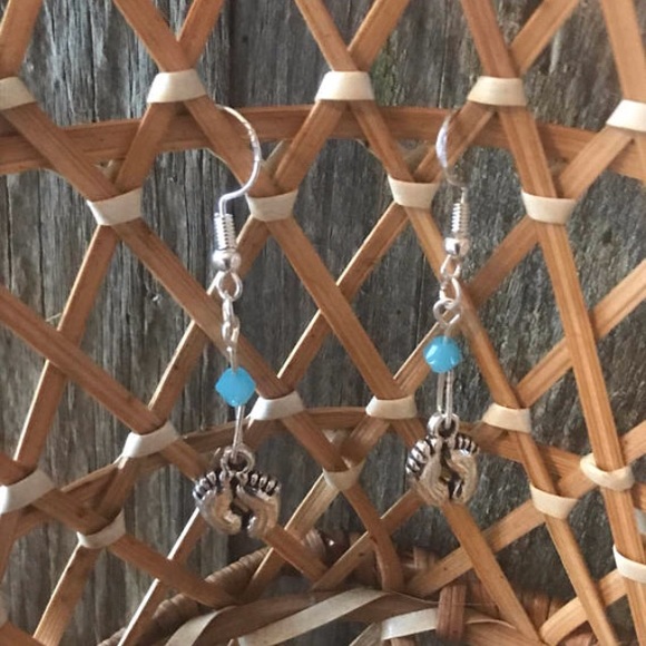 Blue foot print earrings - Picture 4 of 4